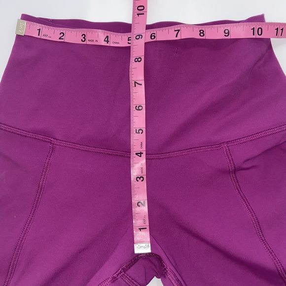 LULULEMON Hot To Street Crop Leggings Mesh Regal Plum Pink Magenta Size 4 - Picture 4 of 9